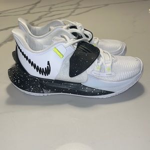 Brand new boys kyrie Nike sneakers white/ black size 5